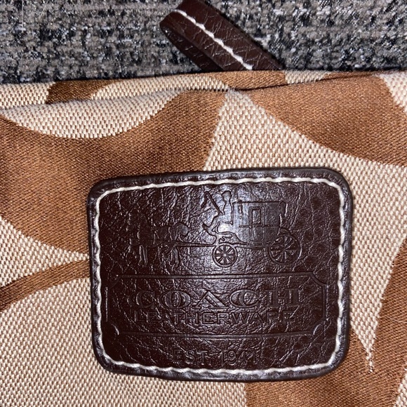 COACH brown & tan handbag - Picture 4 of 9